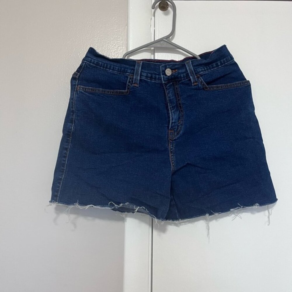 Levi’s cutoffs
